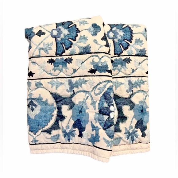 NEW Pottery Barn Penelope Handcrafted Quilted Sham, Euro Pillow BLUE Applique - Picture 4 of 10